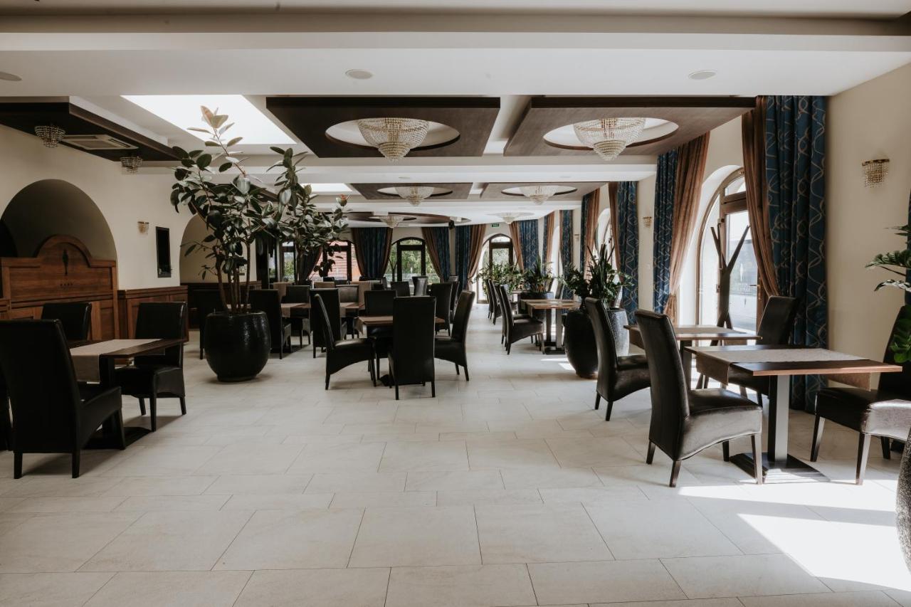 Hotel Bonaparte Кошице Екстериор снимка