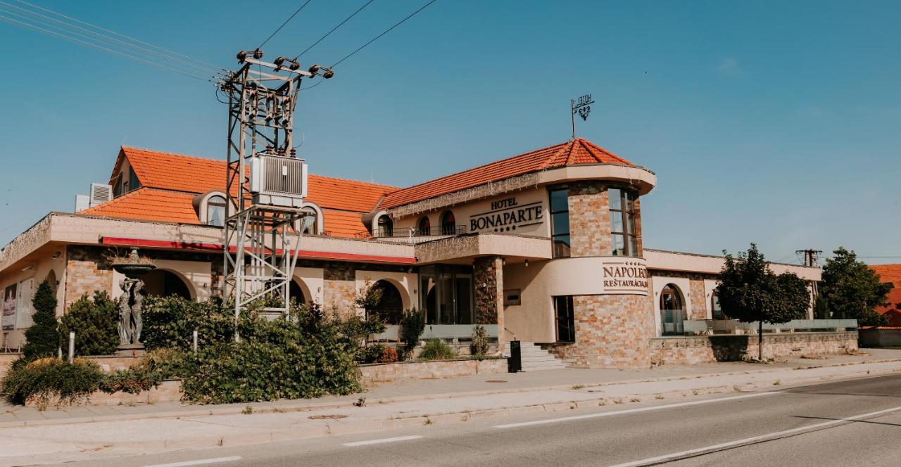Hotel Bonaparte Кошице Екстериор снимка