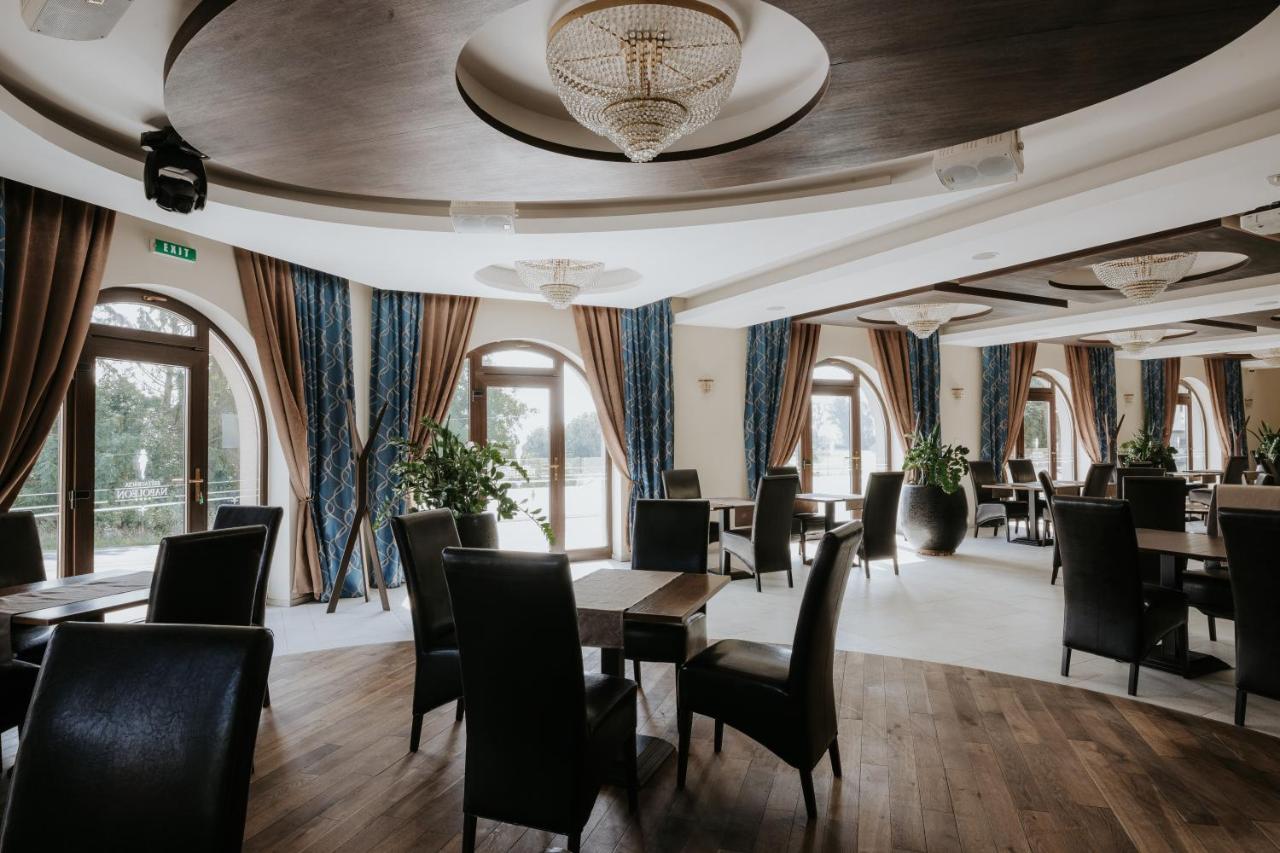 Hotel Bonaparte Кошице Екстериор снимка