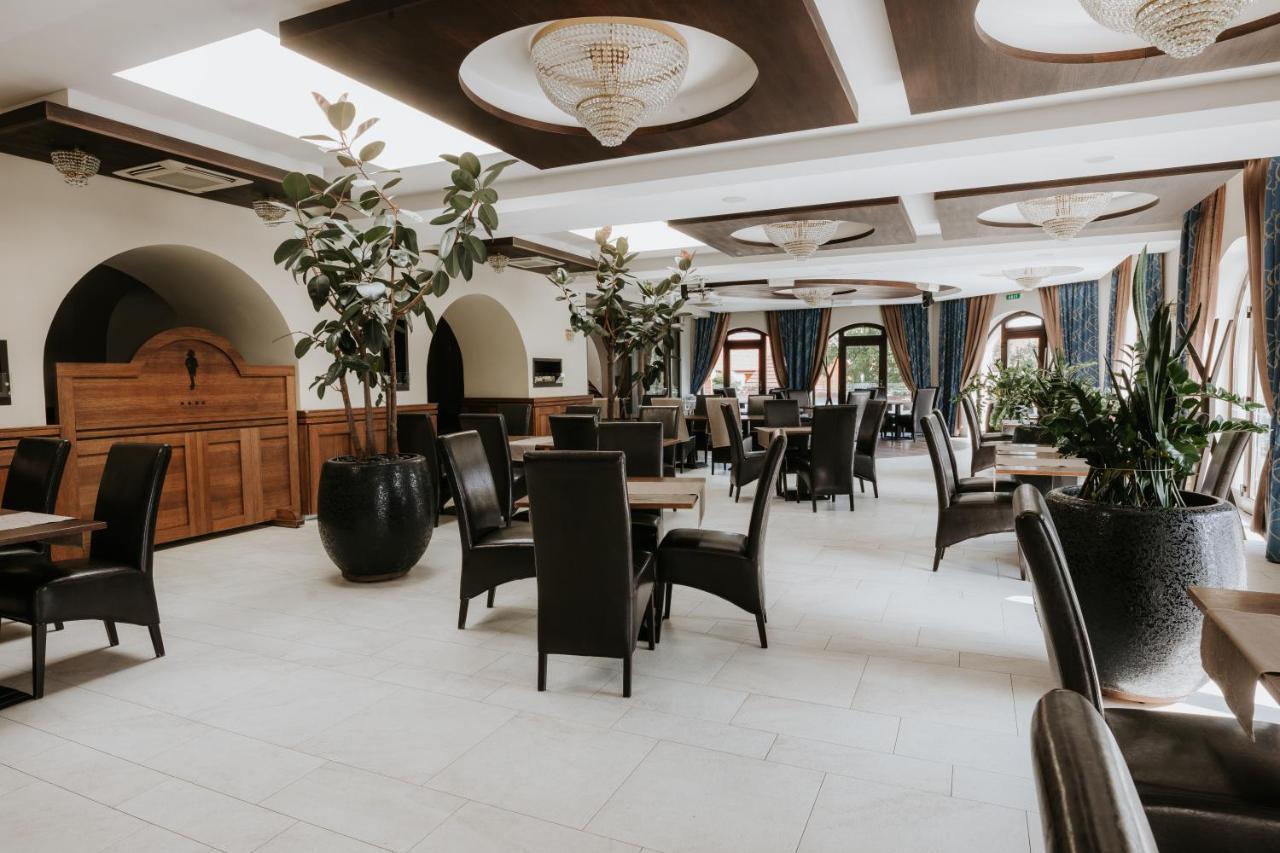 Hotel Bonaparte Кошице Екстериор снимка