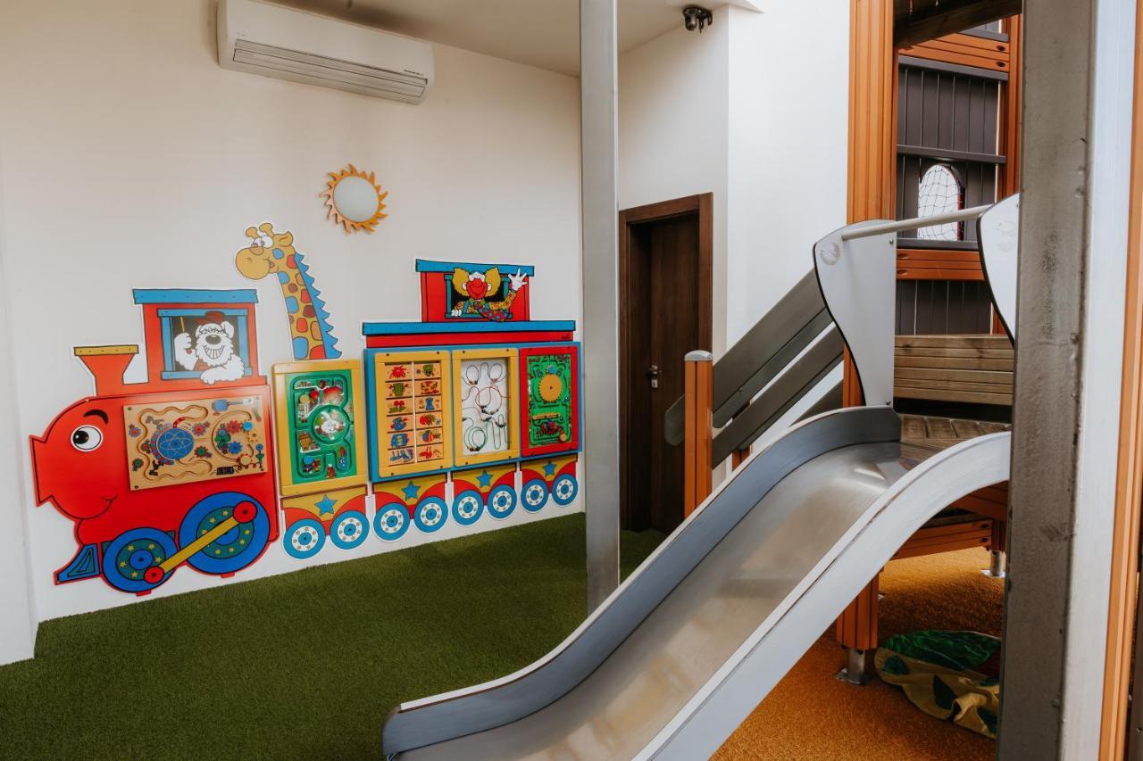 Hotel Bonaparte Кошице Екстериор снимка