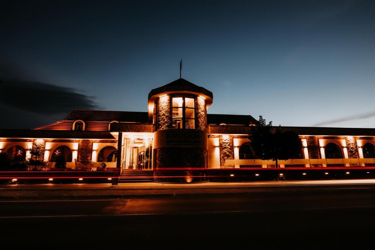 Hotel Bonaparte Кошице Екстериор снимка