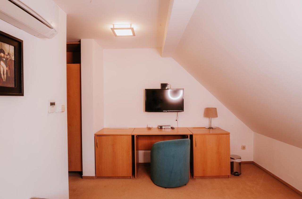 Hotel Bonaparte Кошице Екстериор снимка