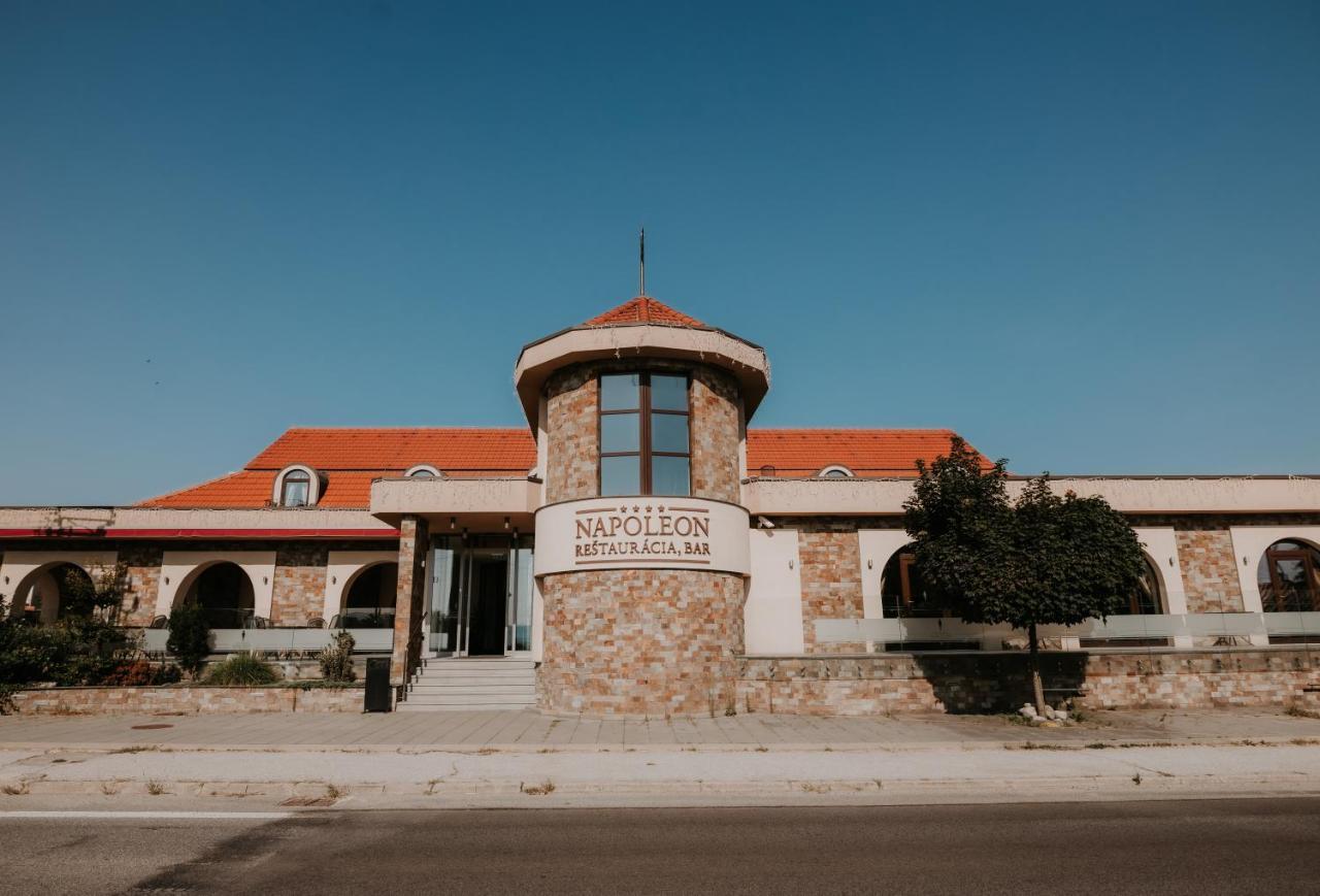 Hotel Bonaparte Кошице Екстериор снимка
