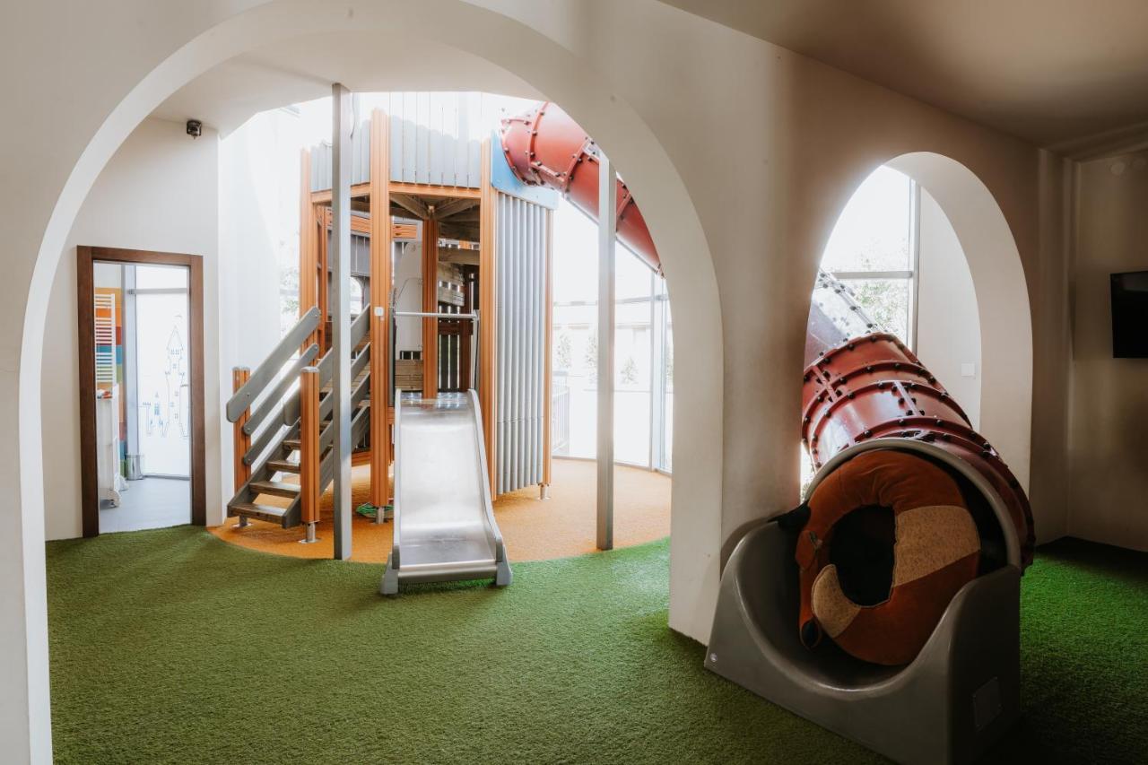 Hotel Bonaparte Кошице Екстериор снимка