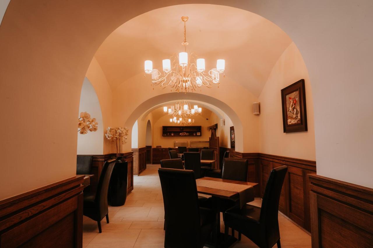 Hotel Bonaparte Кошице Екстериор снимка