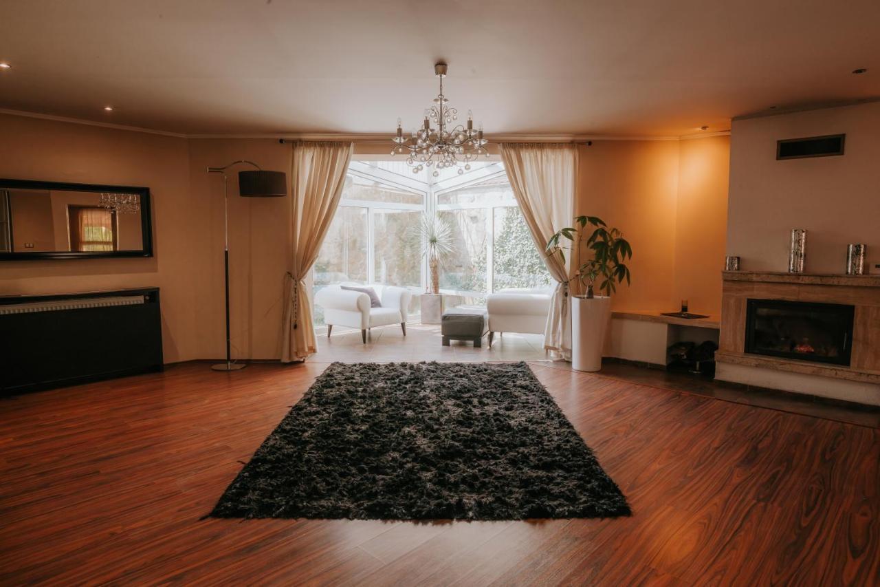 Hotel Bonaparte Кошице Екстериор снимка